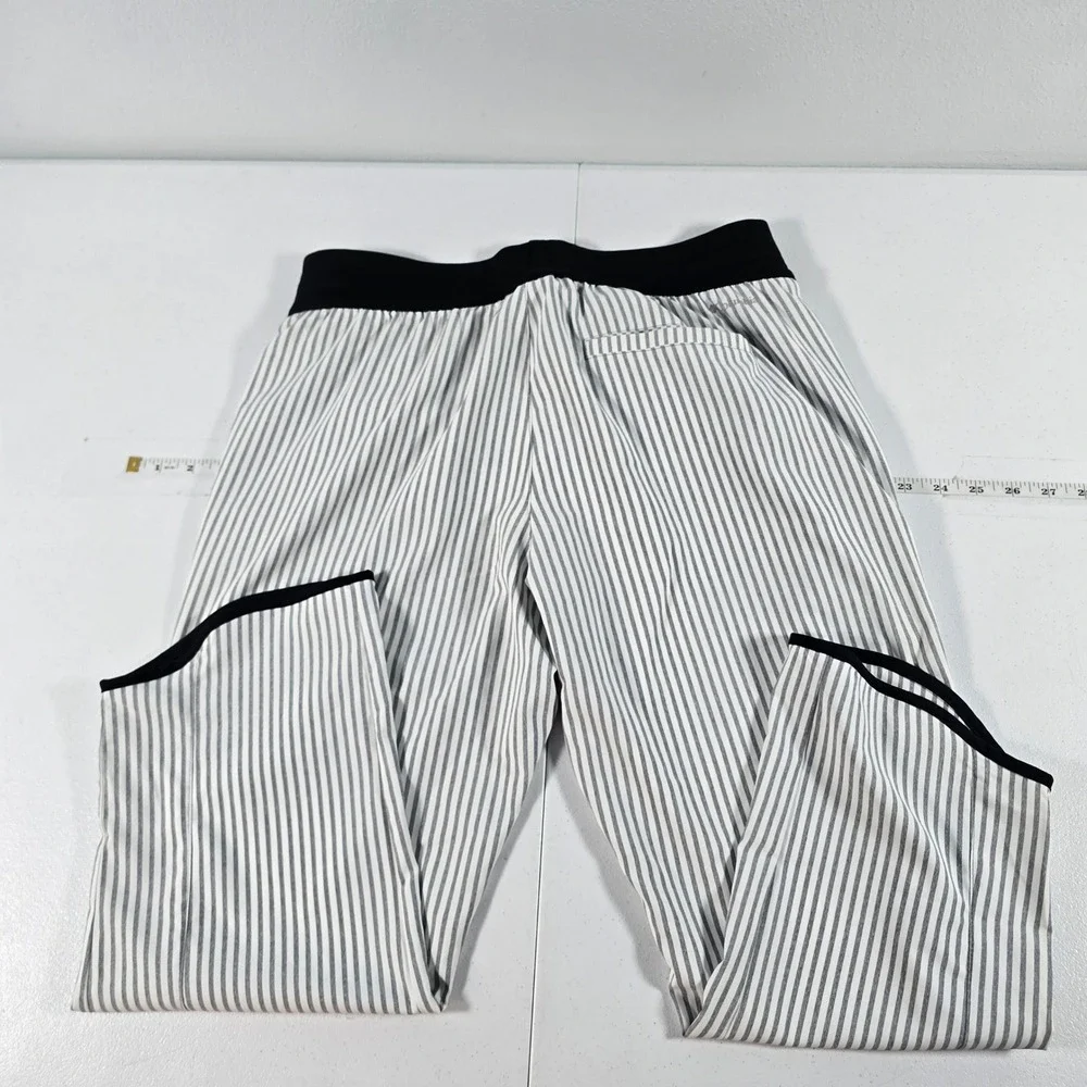 Columbia Womens Grey White Striped Capri Pants Active Hiking AL0219 Size M